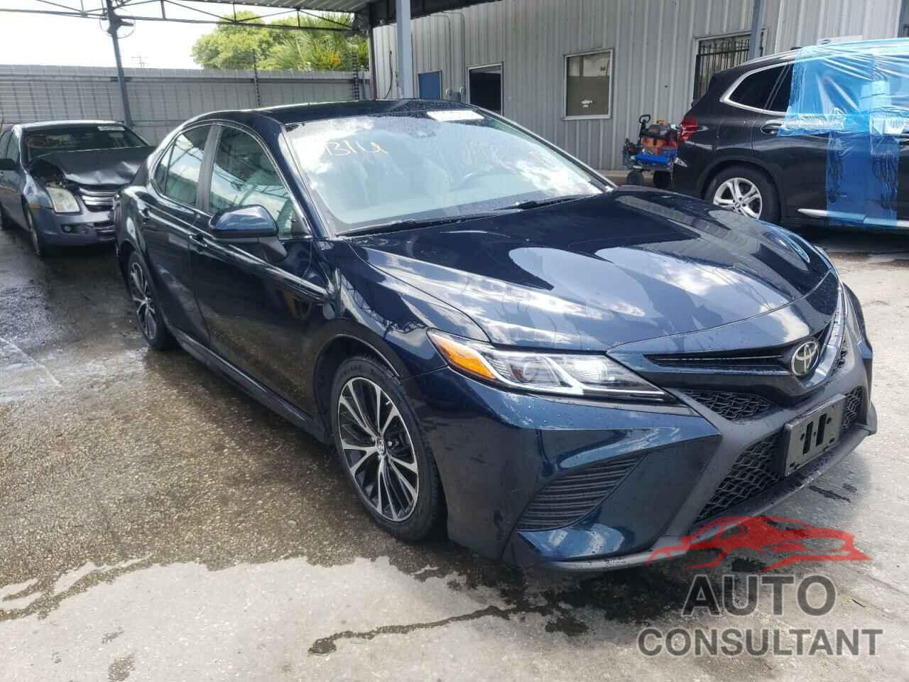TOYOTA CAMRY 2018 - 4T1B11HK8JU519949