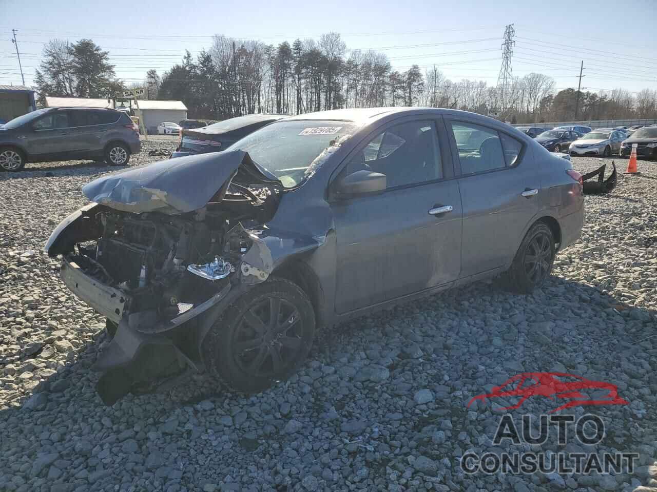 NISSAN VERSA 2018 - 3N1CN7AP0JL809329