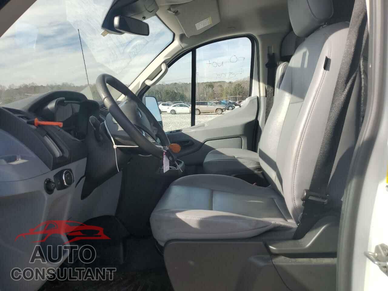 FORD TRANSIT 2018 - 1FTYR1YM3JKB13159