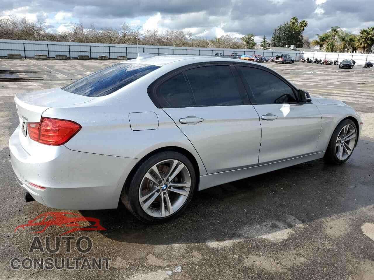BMW 3 SERIES 2013 - WBA3A9C55DF476587