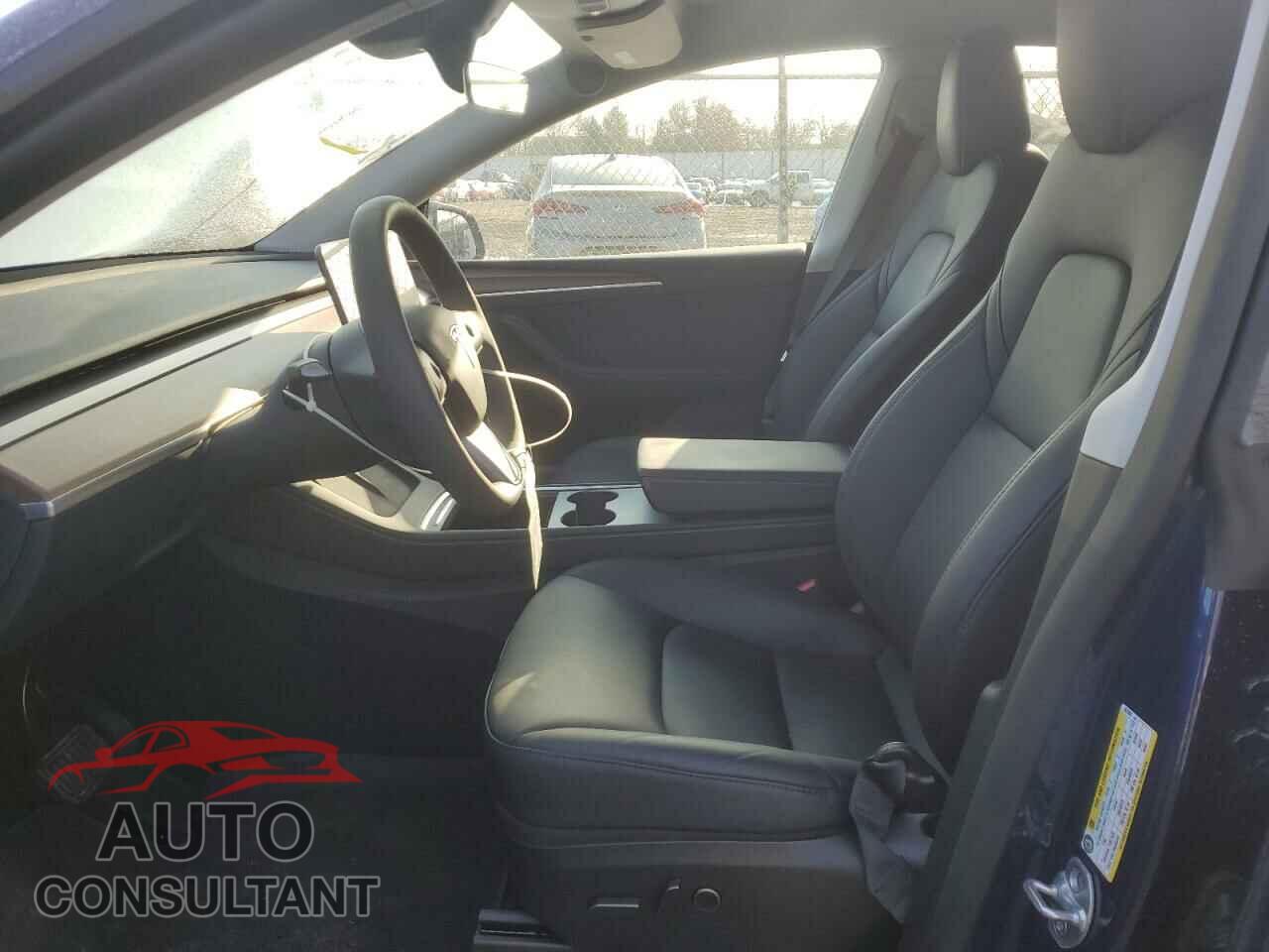 TESLA MODEL Y 2024 - 7SAYGAEE4RF077822
