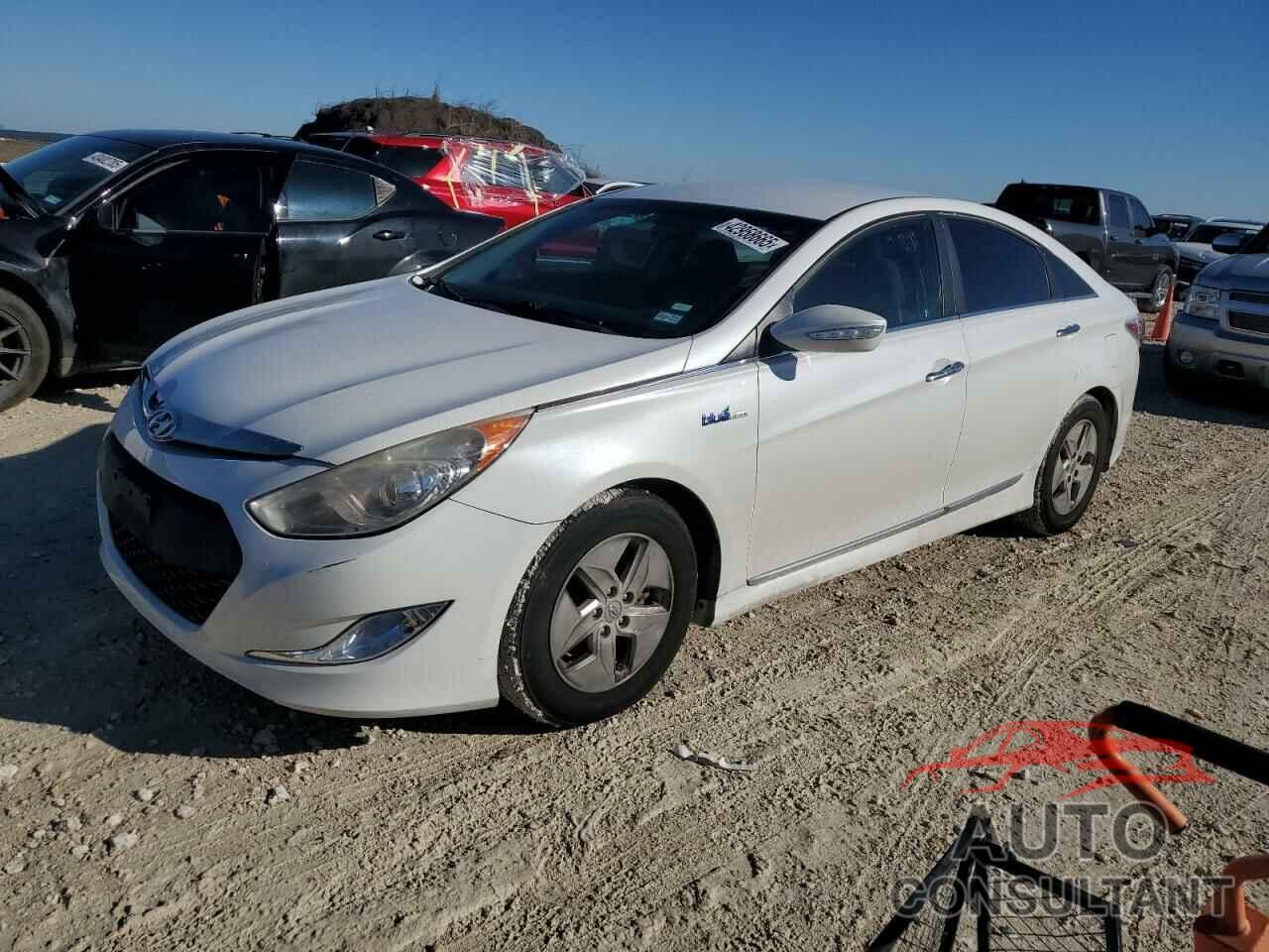 HYUNDAI SONATA 2011 - KMHEC4A43BA007135