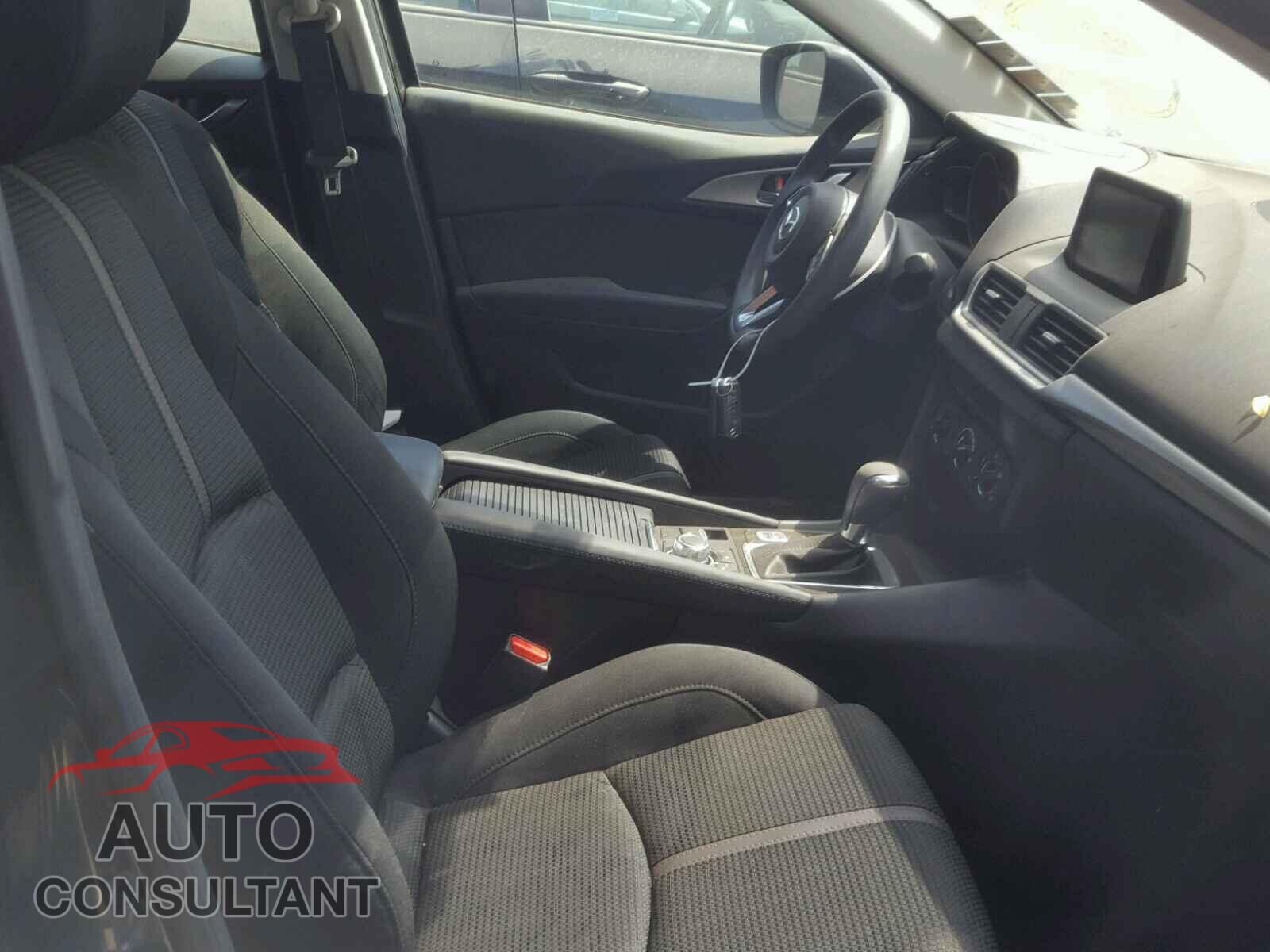 MAZDA 3 2017 - 3MZBN1U73HM108058