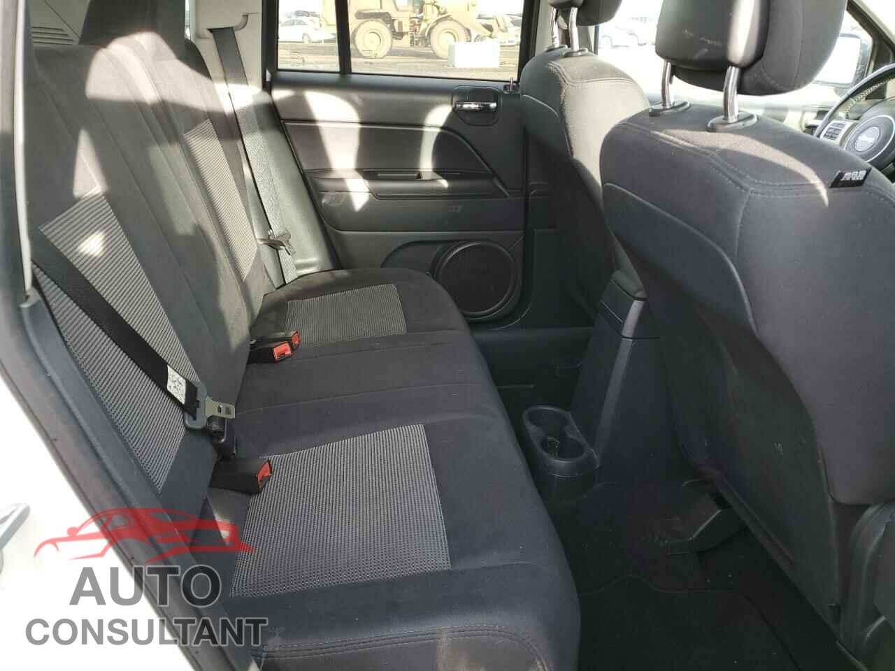 JEEP COMPASS 2011 - 1J4NF4FB2BD258725
