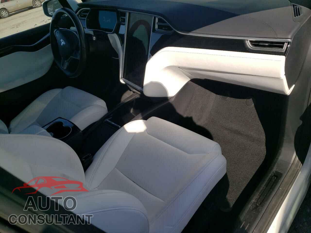 TESLA MODEL X 2017 - 5YJXCDE20HF068609