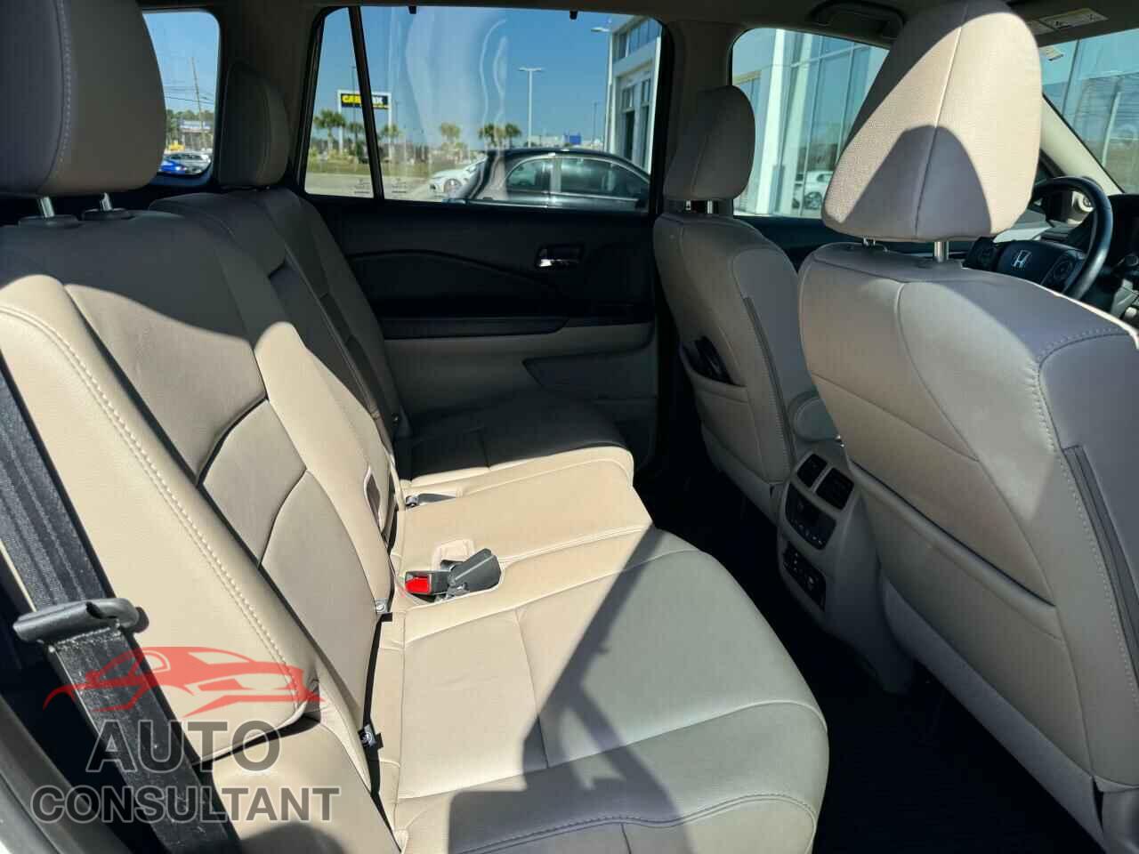 HONDA PILOT 2017 - 5FNYF5H95HB003670