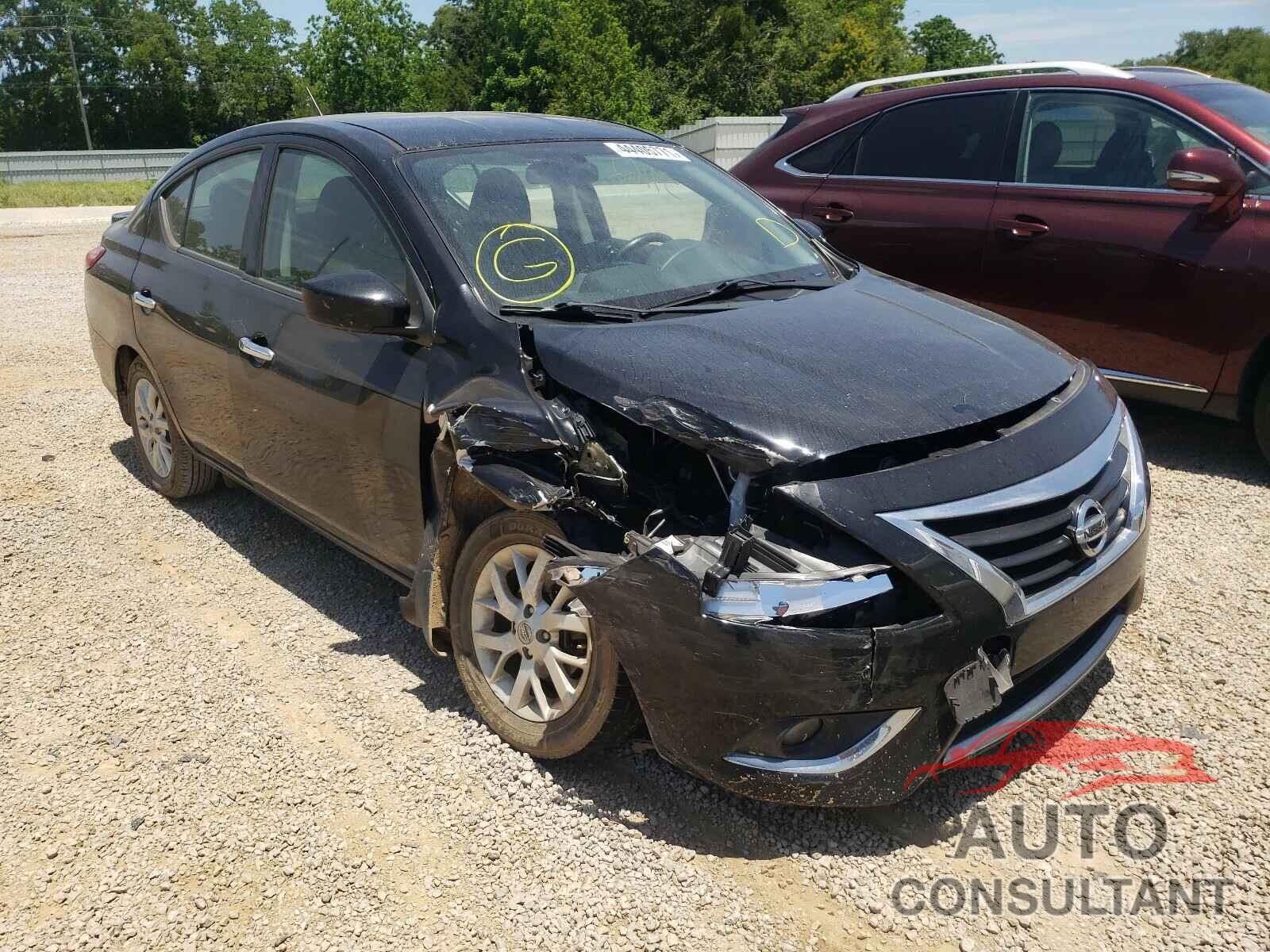 NISSAN VERSA 2018 - 3N1CN7AP6JL810260