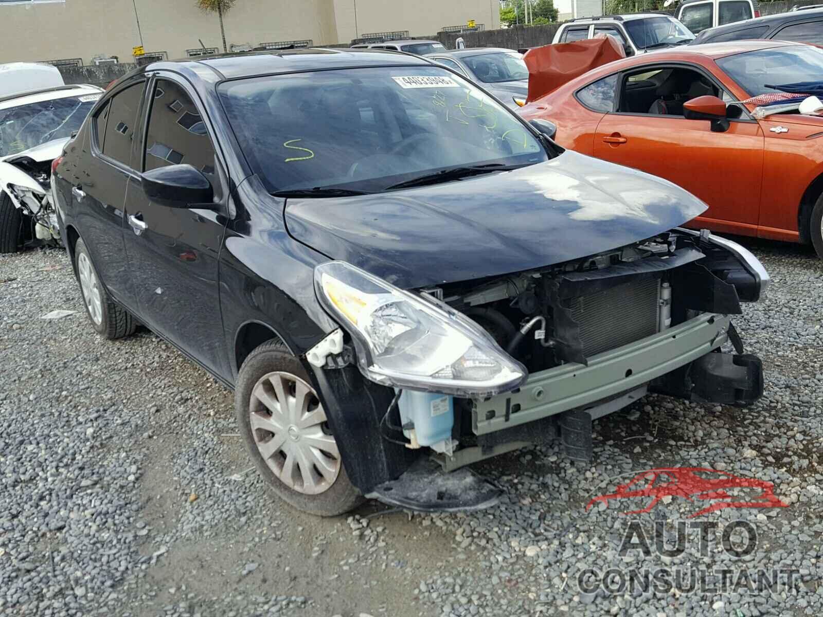 NISSAN VERSA 2015 - 3N1CN7AP3FL818324