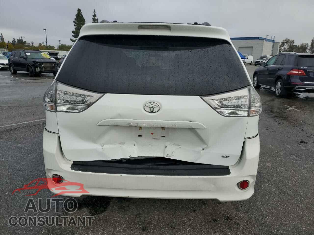 TOYOTA SIENNA 2011 - 5TDXK3DC2BS170584