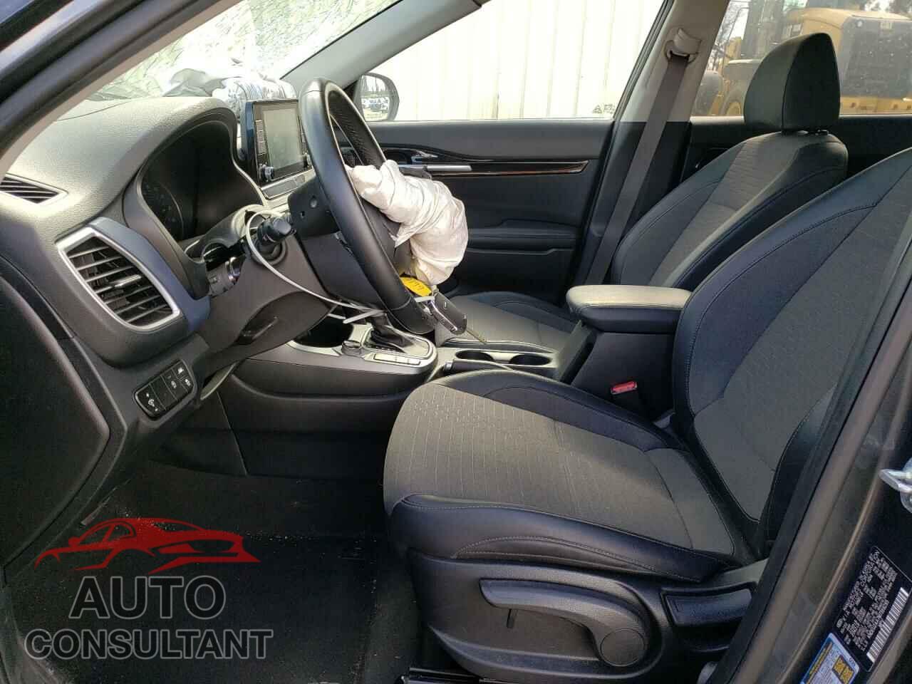 KIA SELTOS 2021 - KNDEU2AA7M7169295