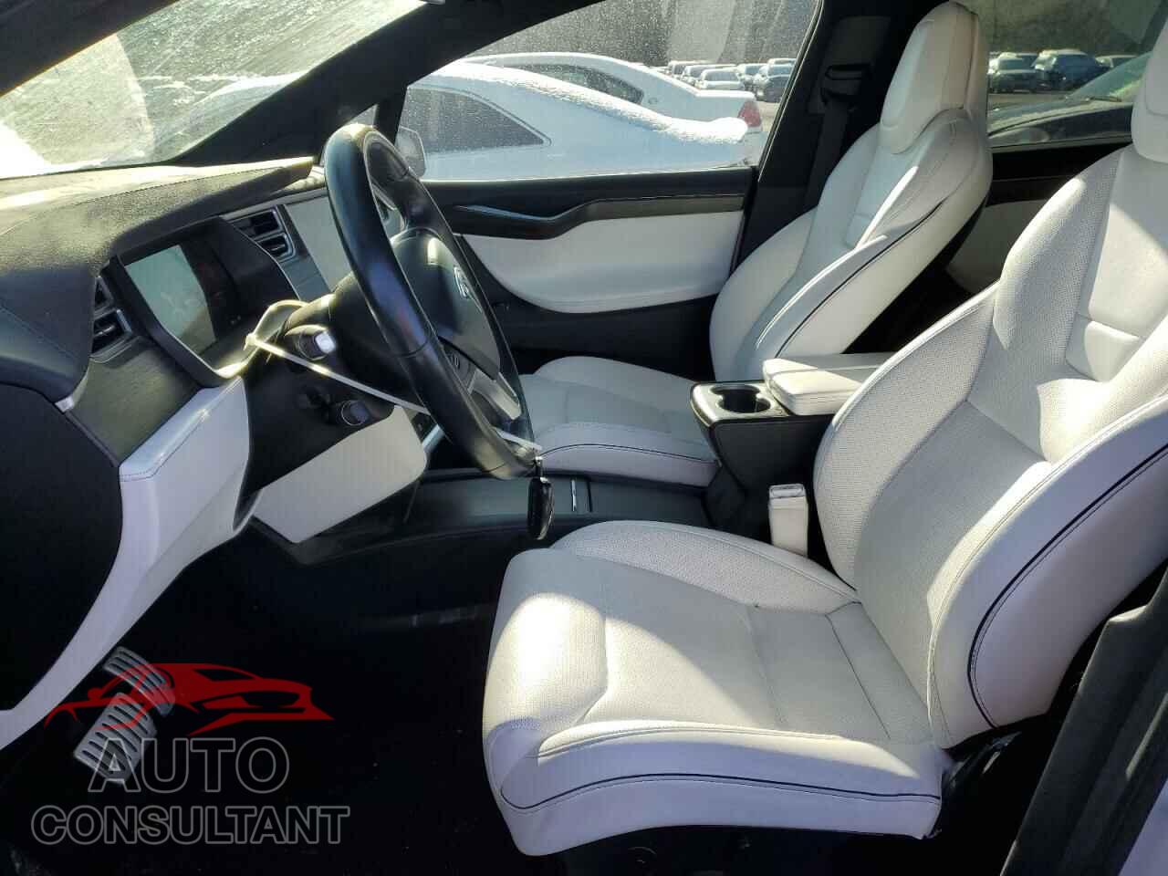 TESLA MODEL X 2016 - 5YJXCBE4XGF000323