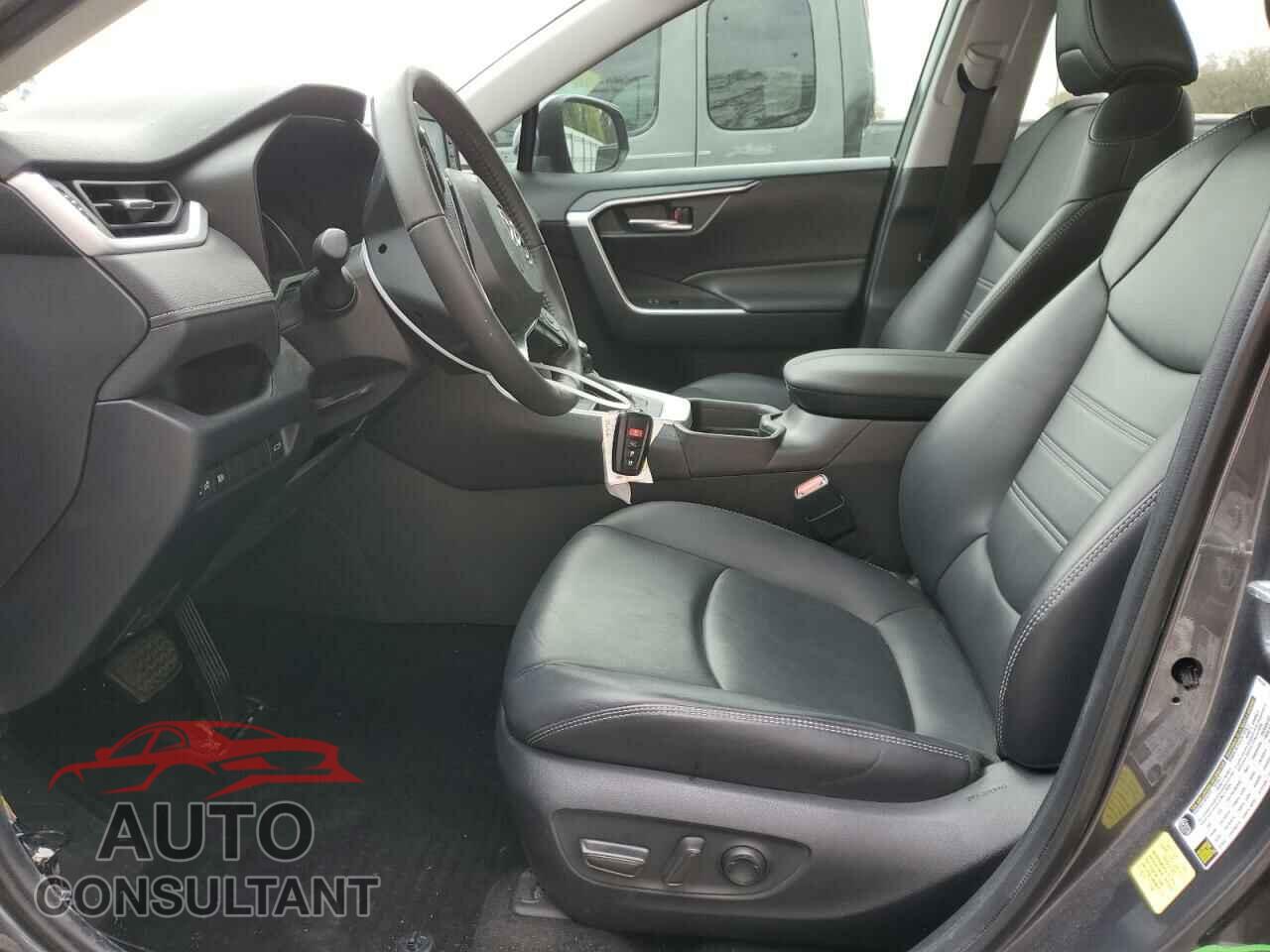 TOYOTA RAV4 2020 - 2T3C1RFV3LW078564