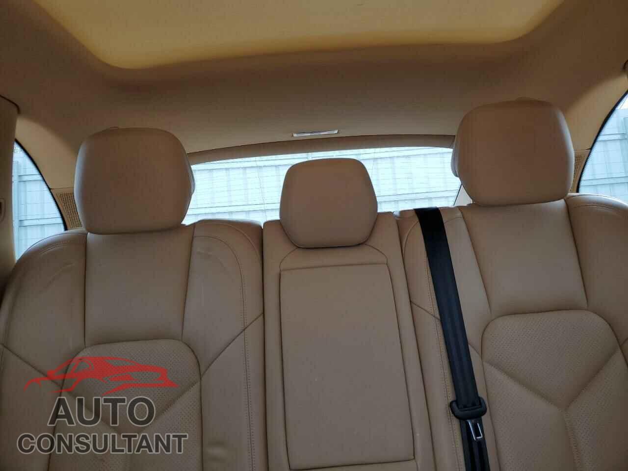 PORSCHE CAYENNE 2017 - WP1AA2A2XHKA81326