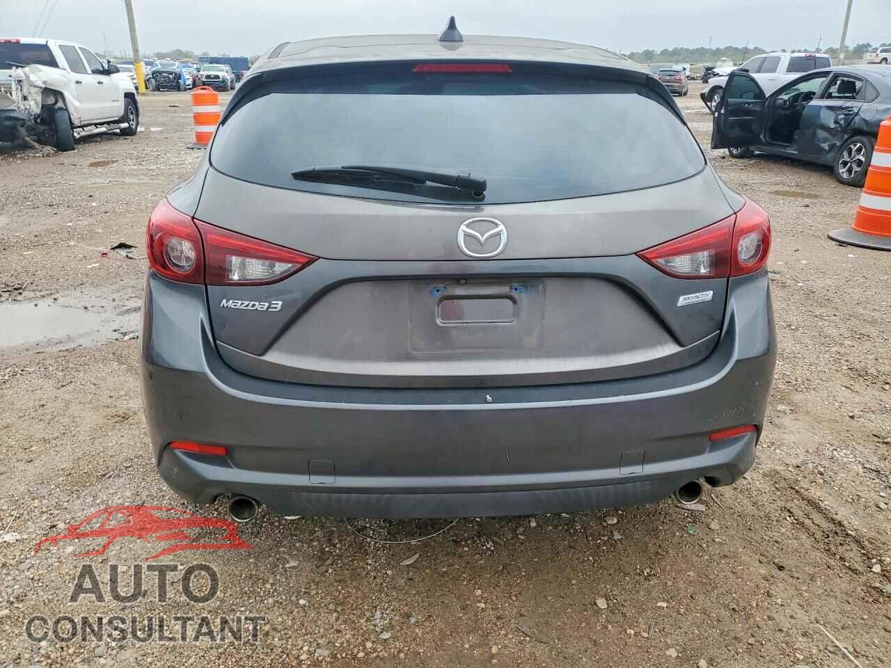 MAZDA 3 2018 - 3MZBN1M32JM168917