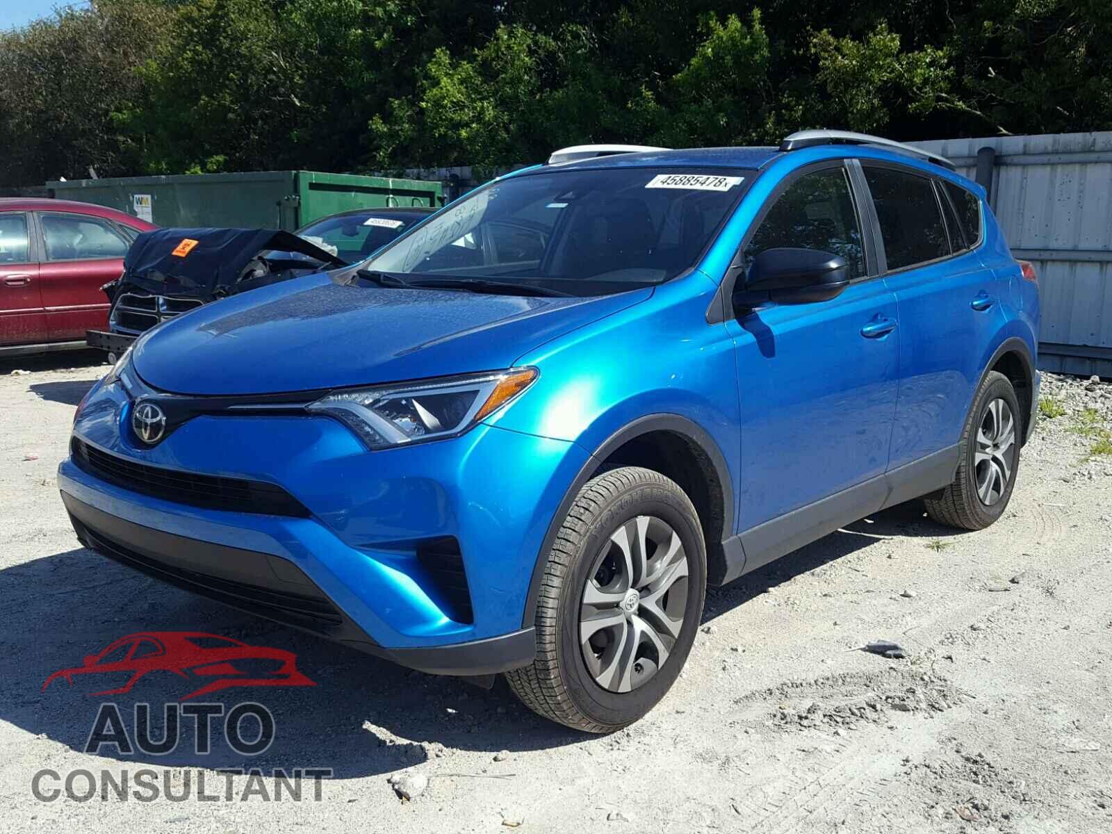 TOYOTA RAV4 LE 2017 - JTMZFREV1HJ708200