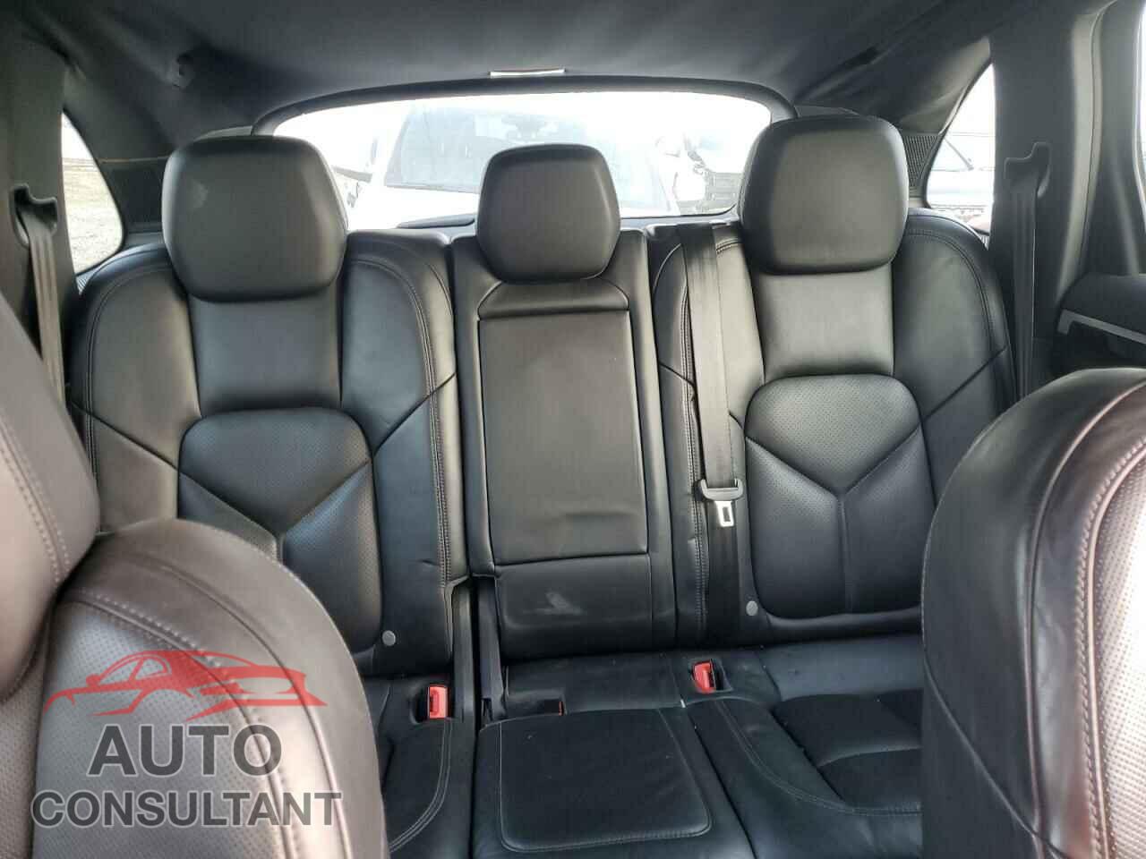 PORSCHE CAYENNE 2016 - WP1AA2A28GLA02616