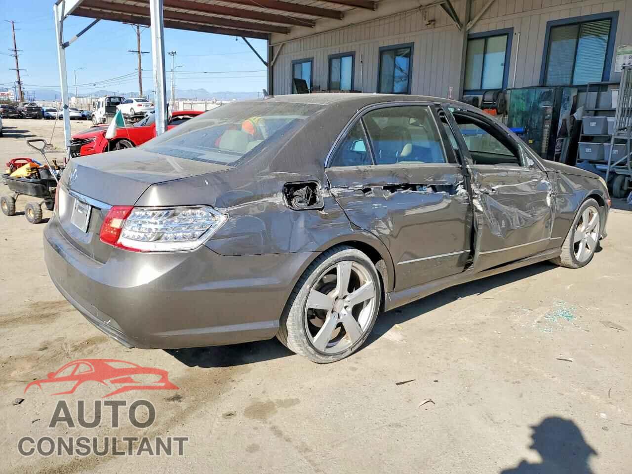 MERCEDES-BENZ E-CLASS 2010 - WDDHF5GB1AA073255