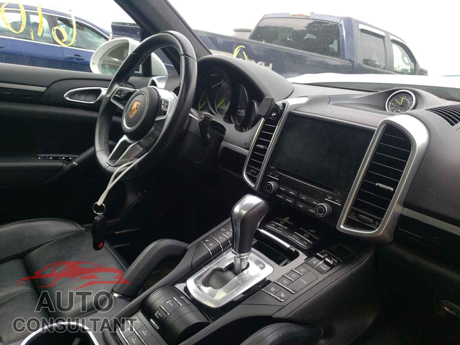 PORSCHE CAYENNE 2017 - WP1AE2A23HLA71638
