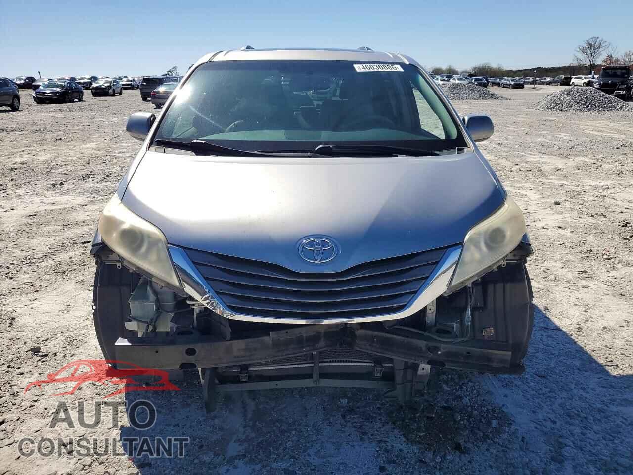 TOYOTA SIENNA 2011 - 5TDYK3DC5BS004404