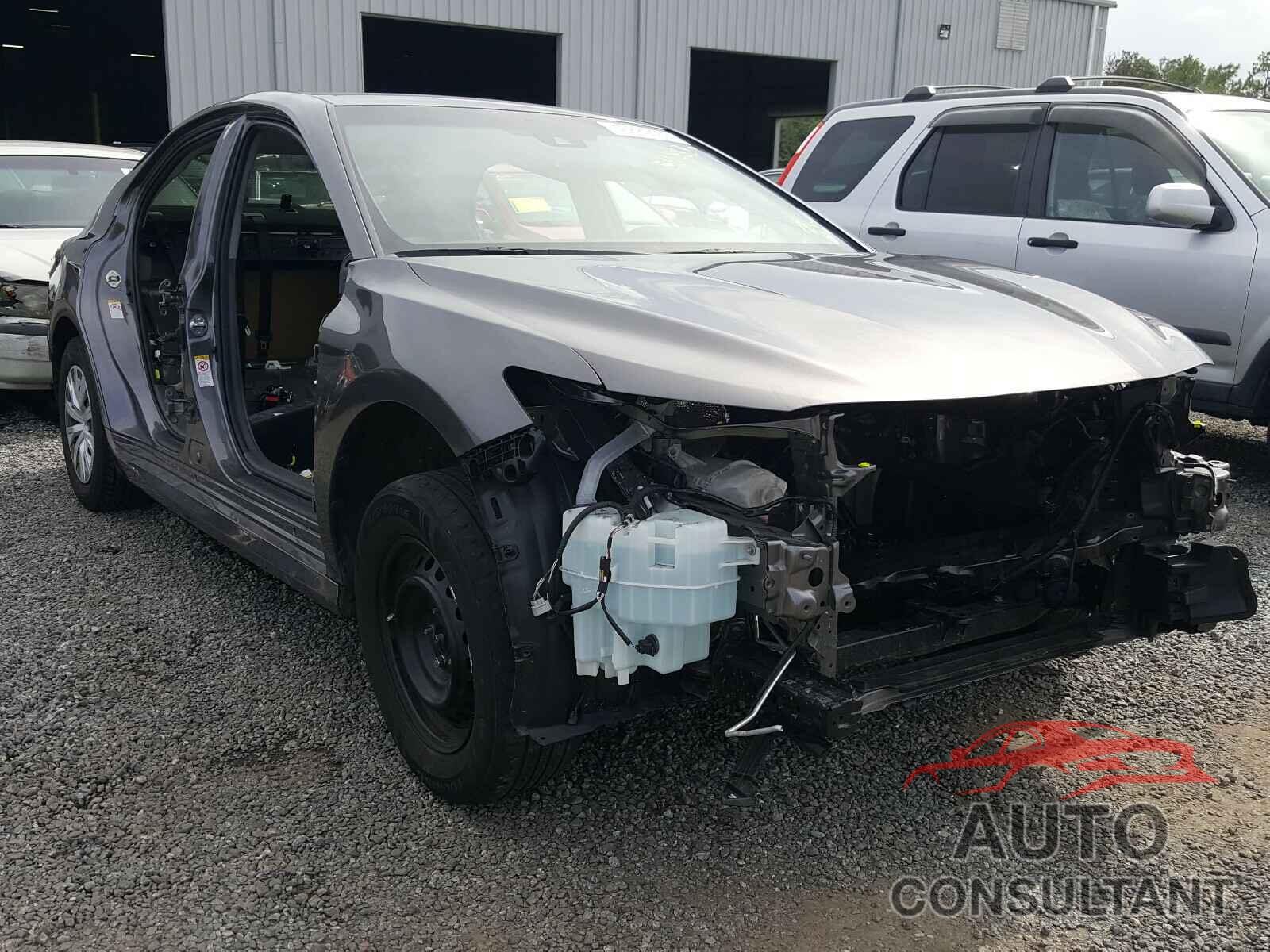 TOYOTA CAMRY 2018 - 4T1B11HKXJU669867