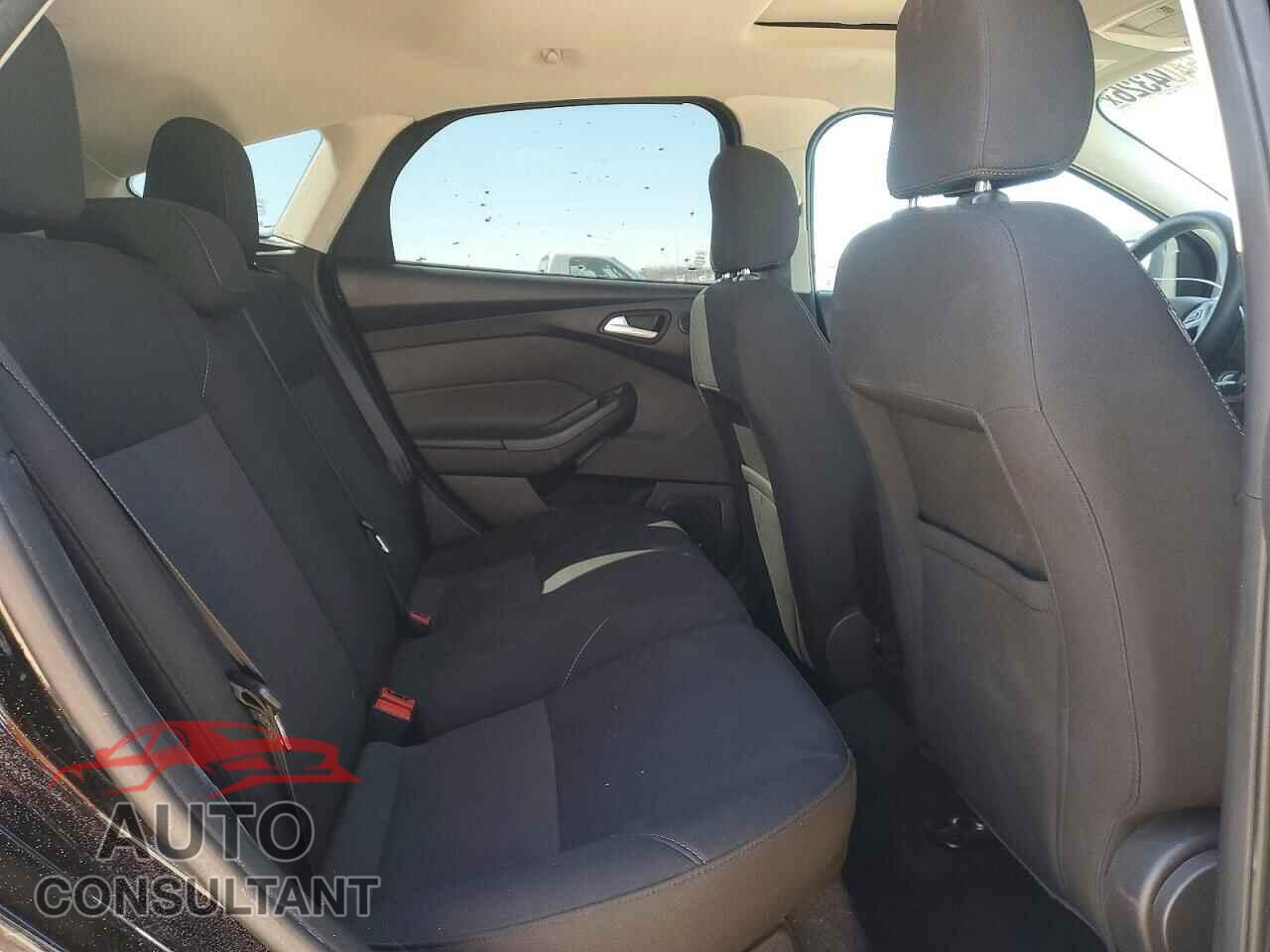 FORD FOCUS 2017 - 1FADP3M28HL332830