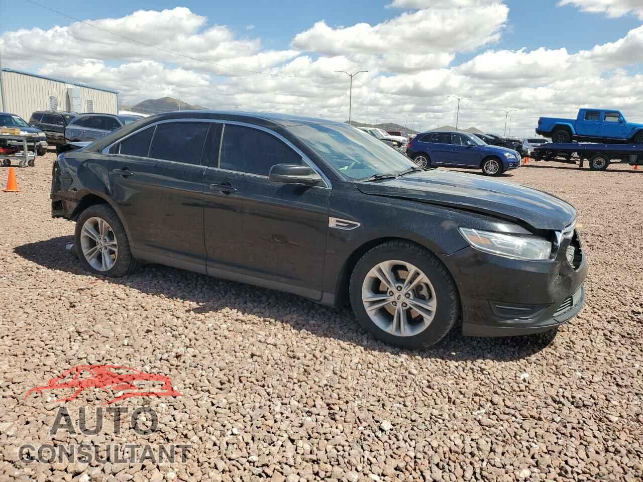 FORD TAURUS 2018 - 1FAHP2E85JG114230