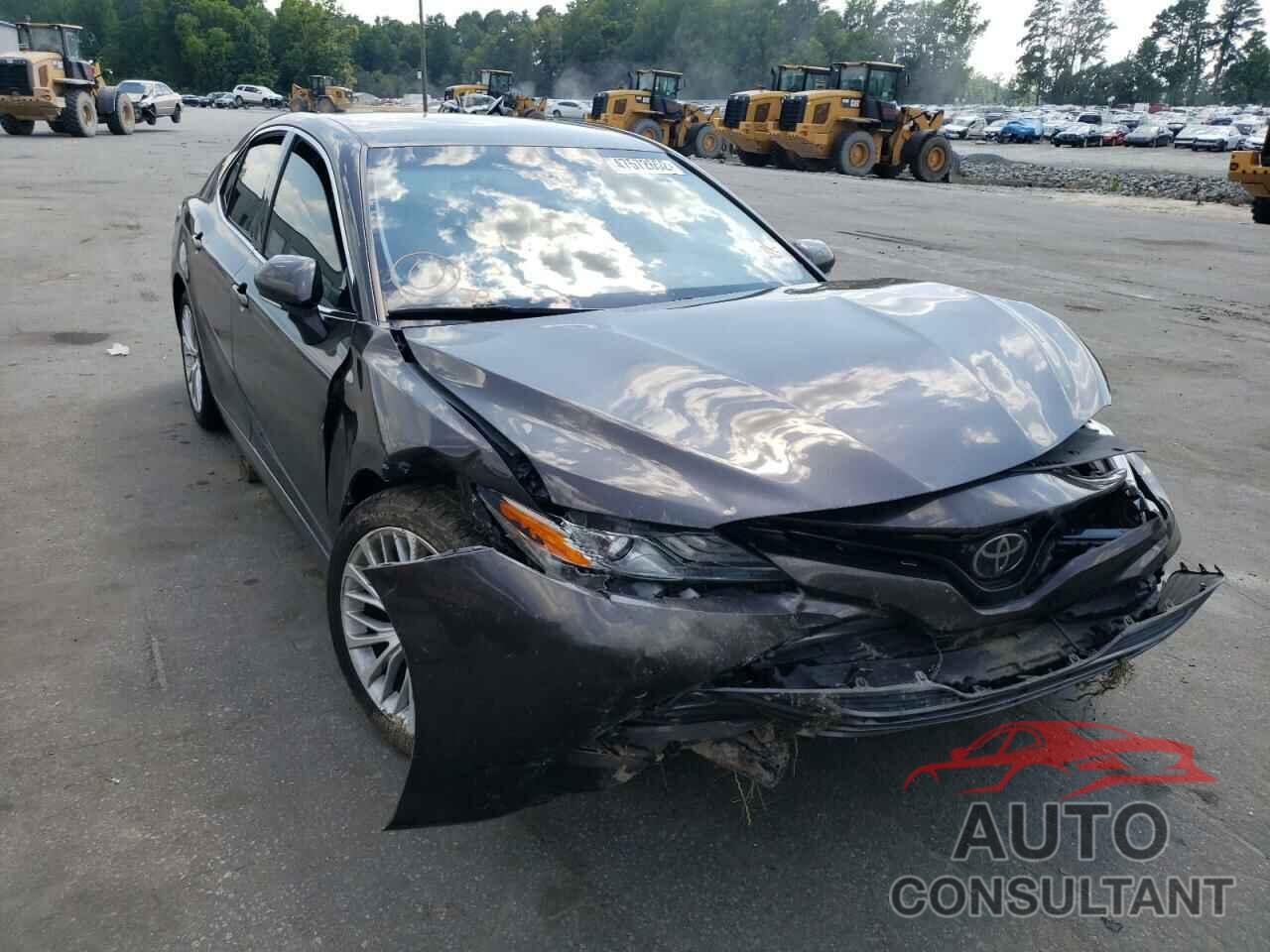 TOYOTA CAMRY 2018 - 4T1B11HK2JU508011