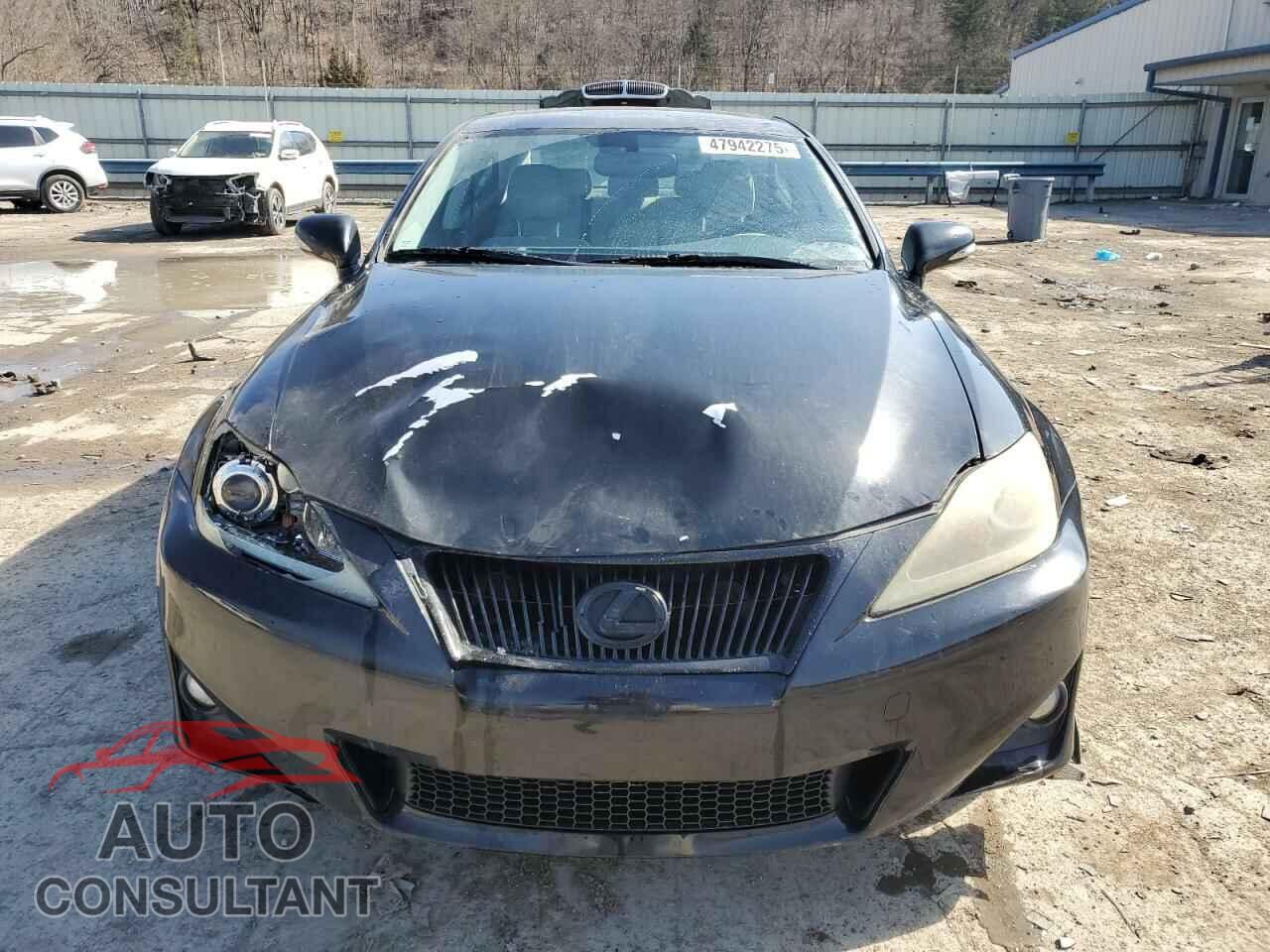LEXUS IS 2011 - JTHCF5C24B5046621
