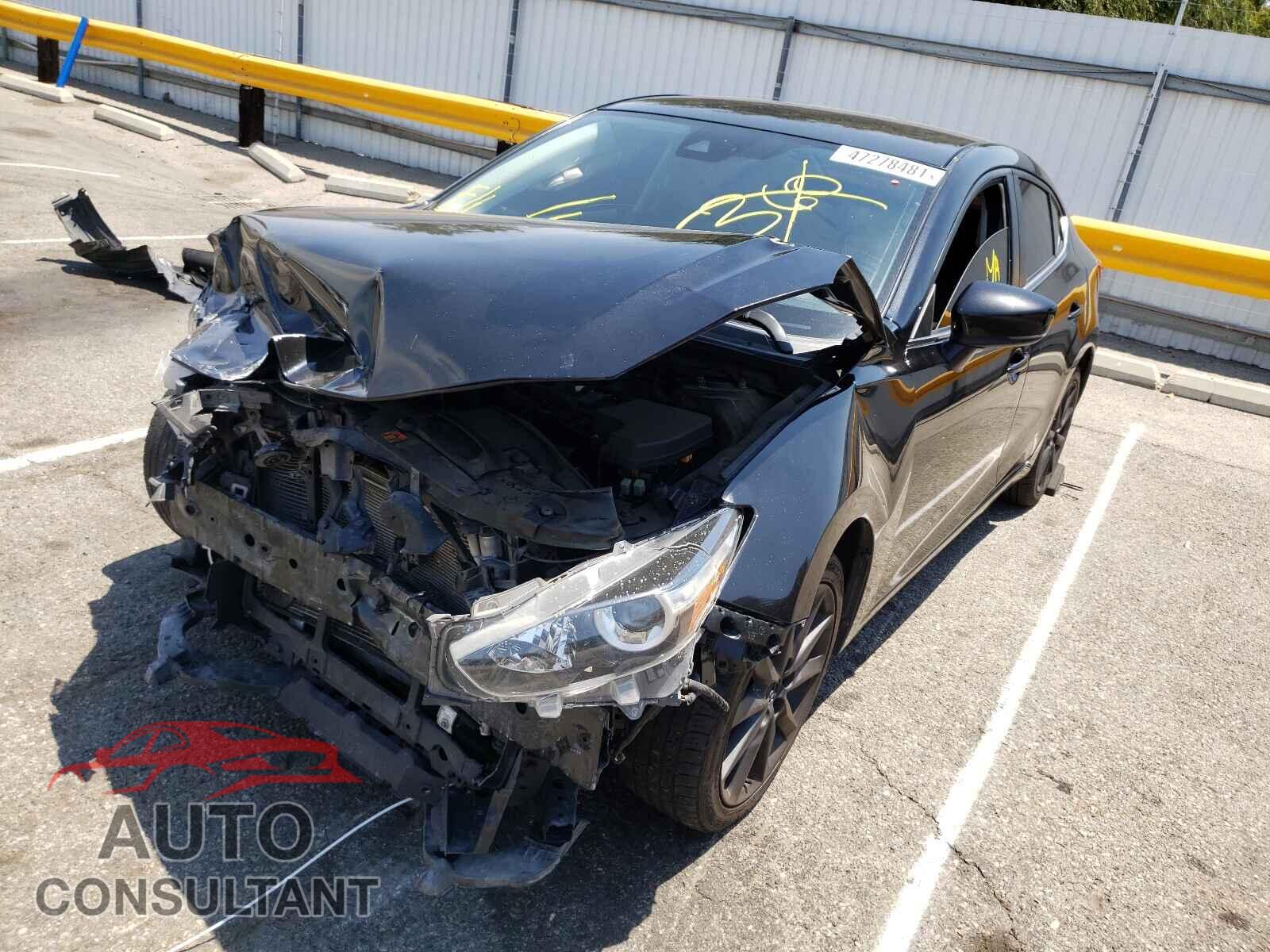 MAZDA 3 2018 - 3MZBN1V35JM203268