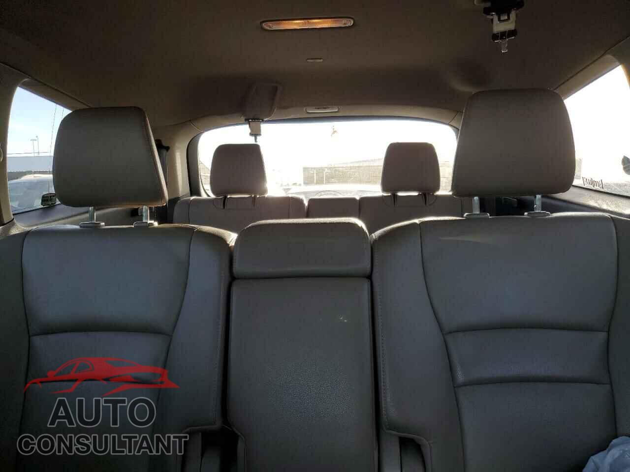 HONDA PILOT 2017 - 5FNYF6H55HB007706