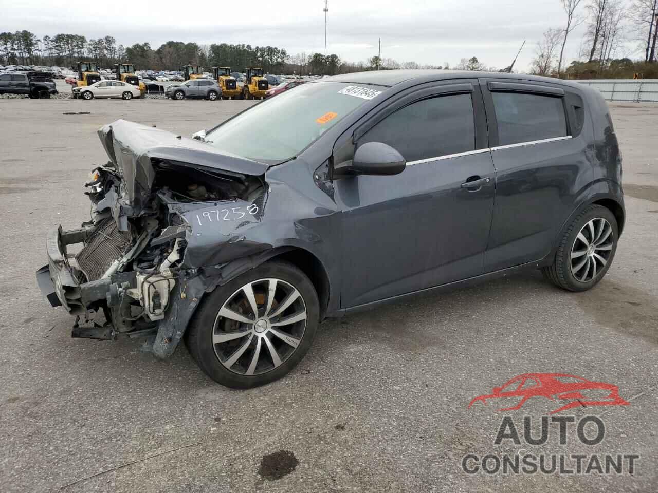 CHEVROLET SONIC 2012 - 1G1JC6SH5C4179904