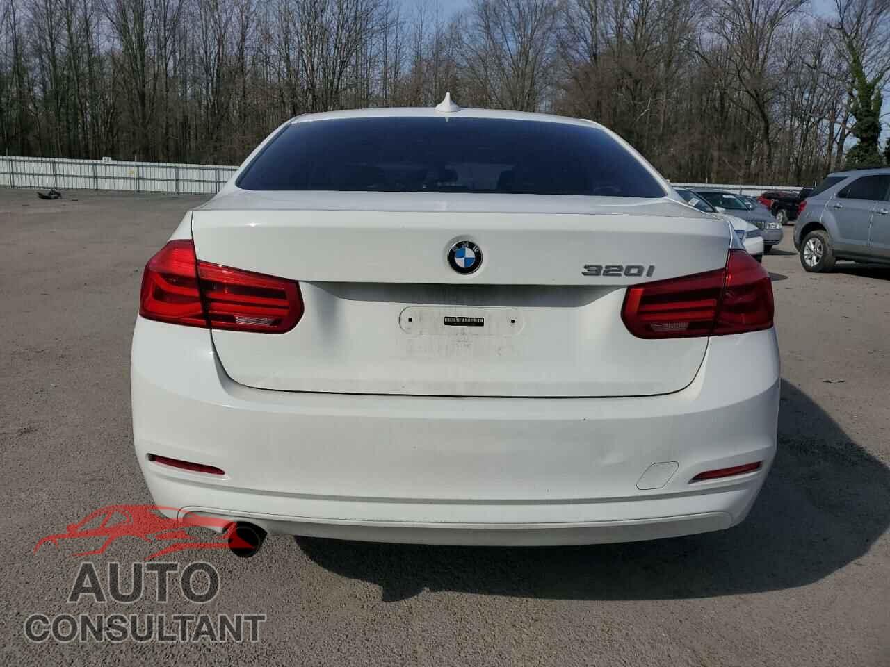 BMW 3 SERIES 2016 - WBA8E1G57GNU10008