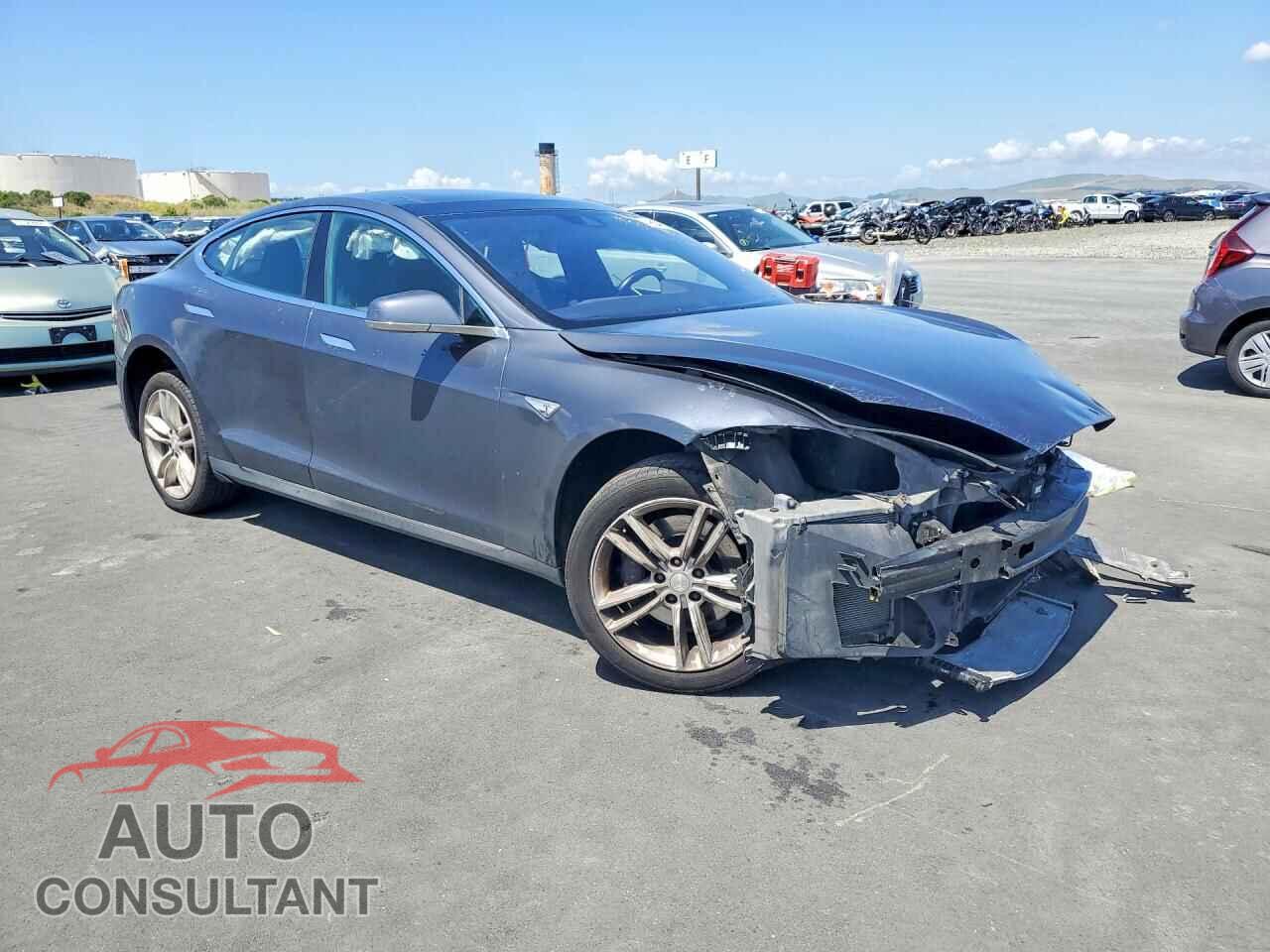 TESLA MODEL S 2015 - 5YJSA1E11FF118811
