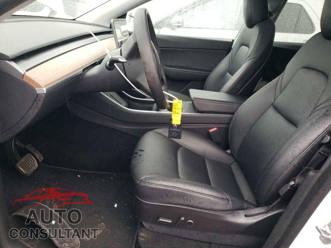TESLA MODEL Y 2021 - 5YJYGDED0MF114069