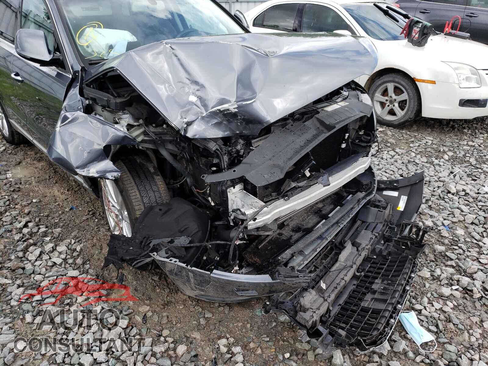 AUDI Q5 2017 - WA1V2AFP2HA010507