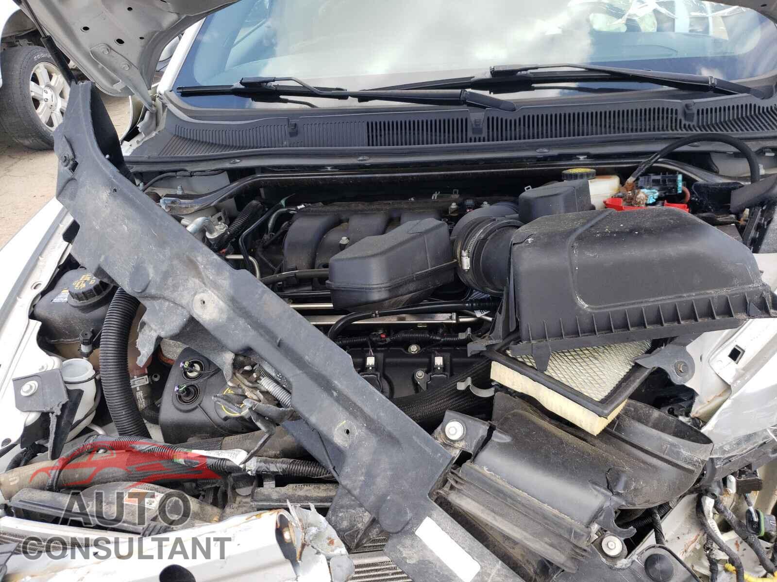 FORD TAURUS 2017 - 1FAHP2E81HG122500