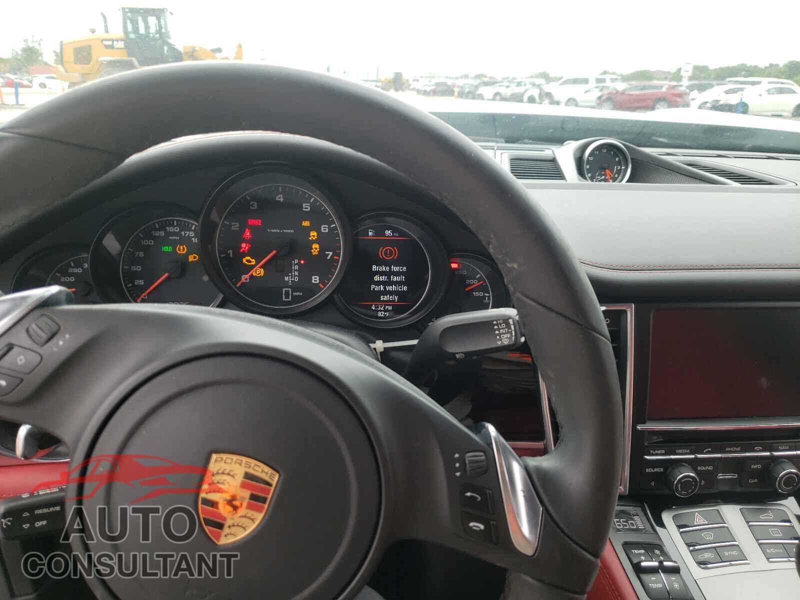PORSCHE PANAMERA 2016 - WP0AA2A76GL006175