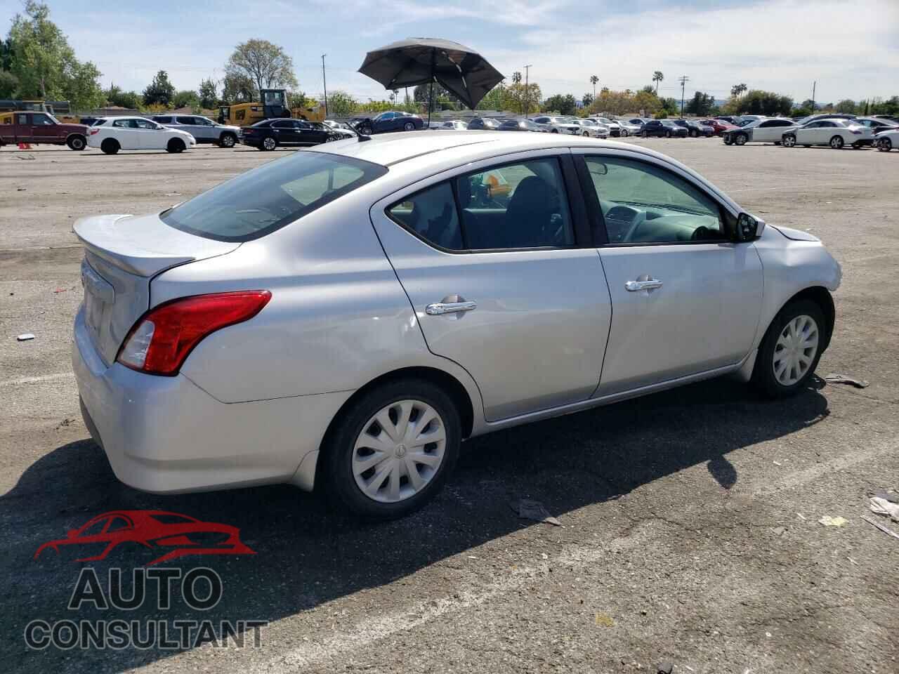 NISSAN VERSA 2017 - 3N1CN7AP3HL853352