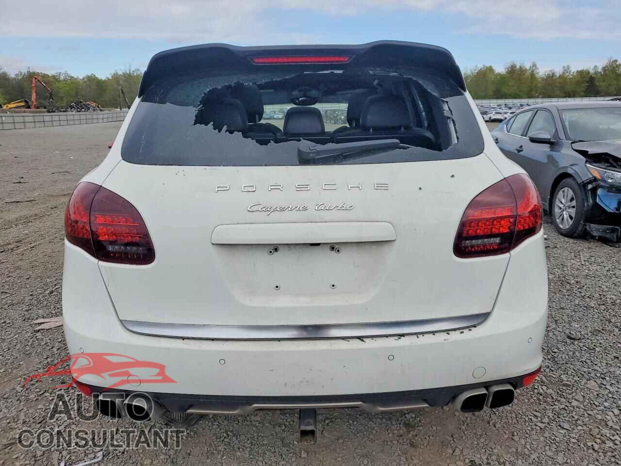 PORSCHE CAYENNE 2012 - WP1AC2A25CLA84695