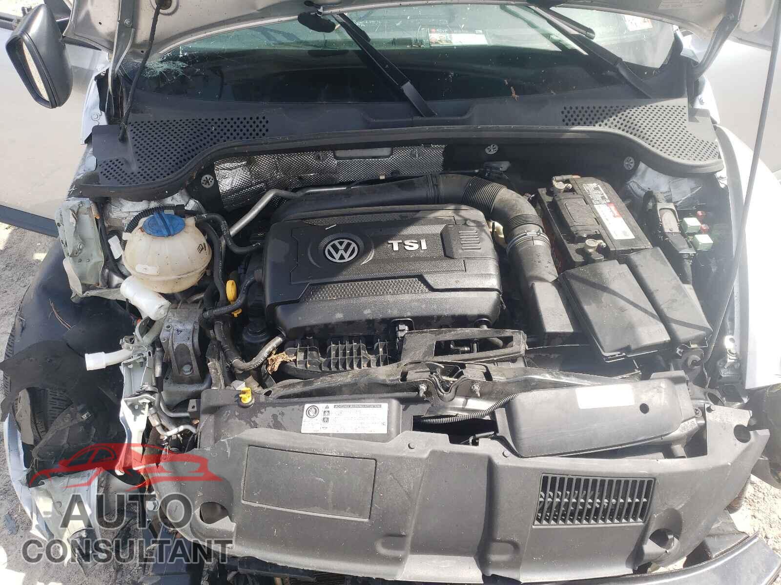 VOLKSWAGEN BEETLE 2016 - 3VWF17ATXGM602322