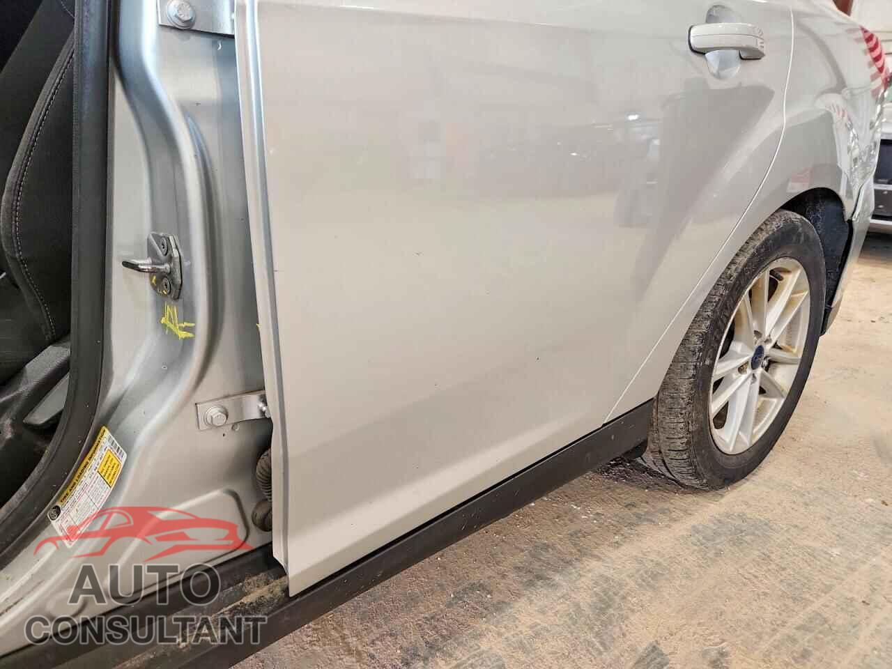 FORD FOCUS 2017 - 1FADP3F2XHL339419