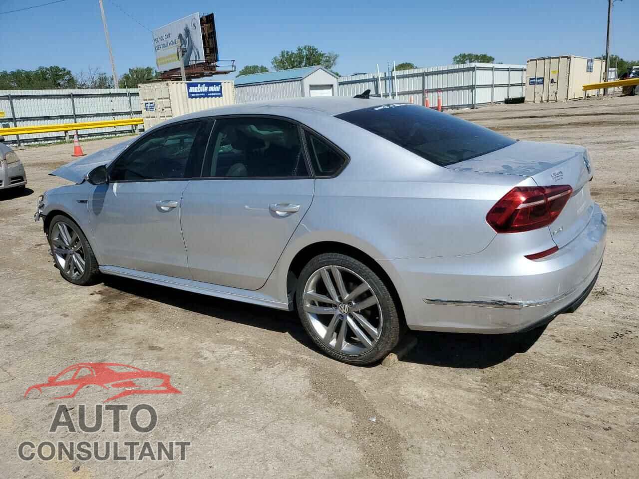 VOLKSWAGEN PASSAT 2018 - 1VWAA7A3XJC001494