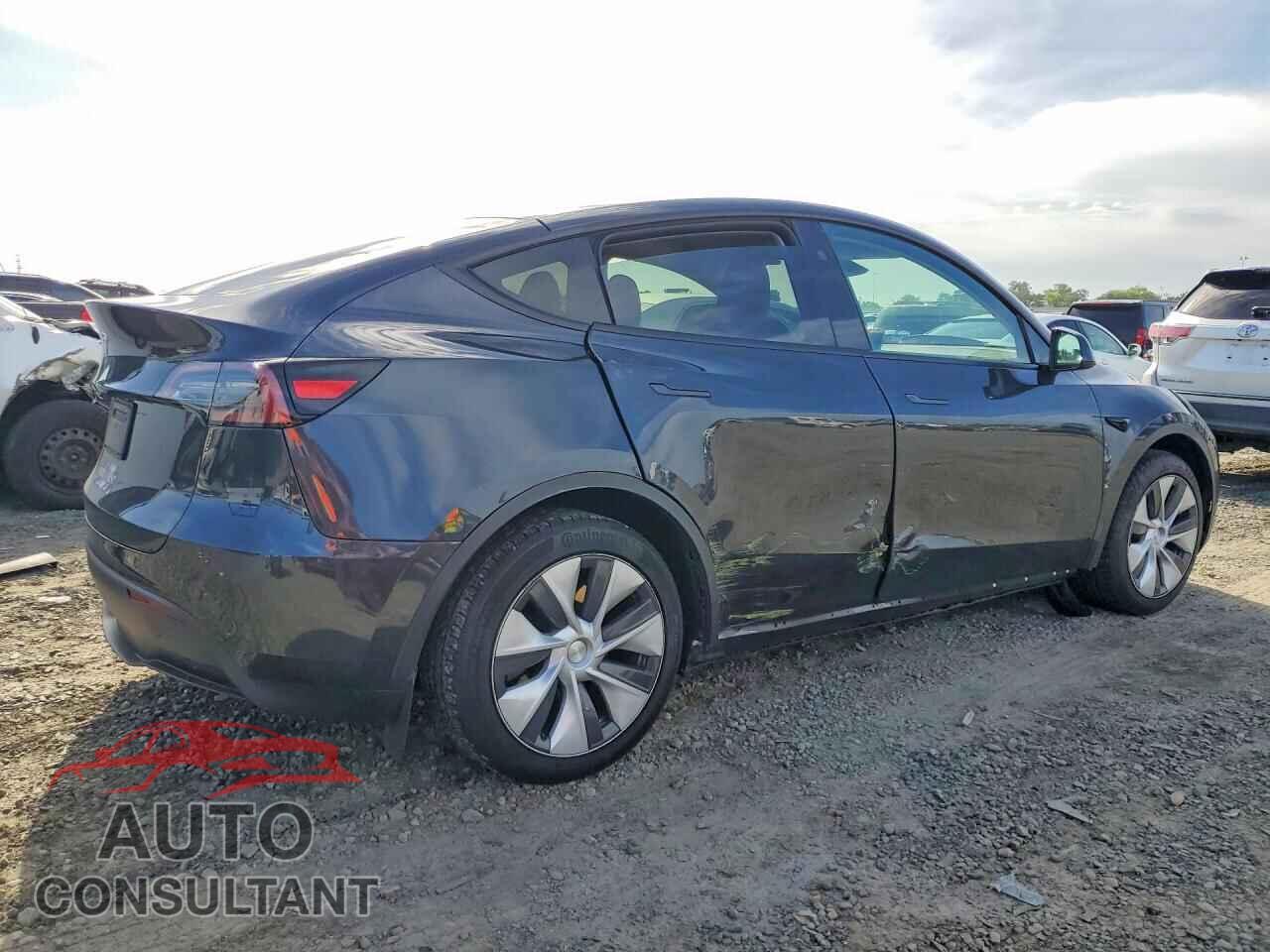 TESLA MODEL Y 2024 - 7SAYGDED2RF046450