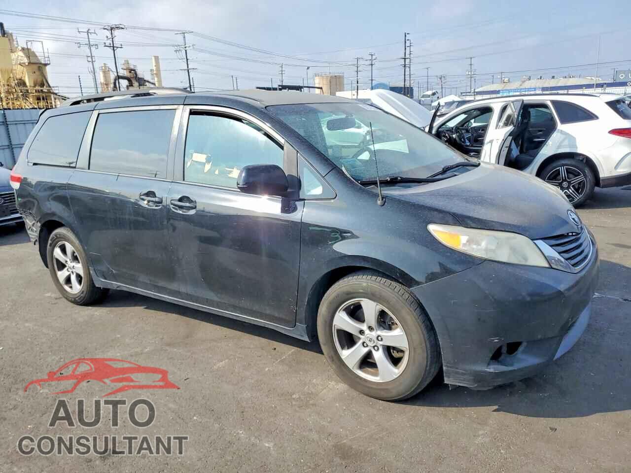TOYOTA SIENNA 2012 - 5TDKK3DC2CS197022