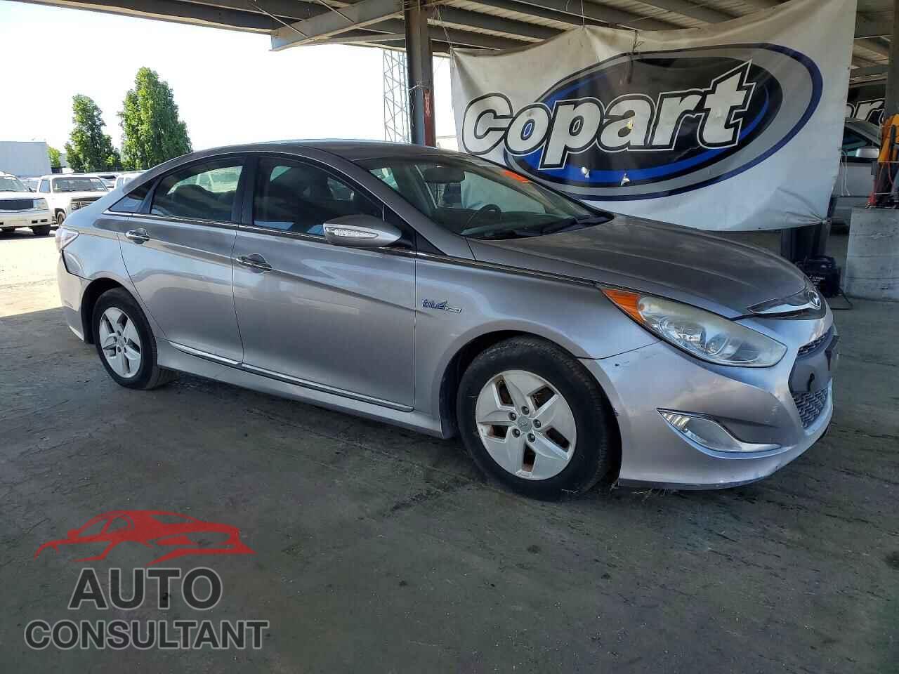 HYUNDAI SONATA 2012 - KMHEC4A43CA023109