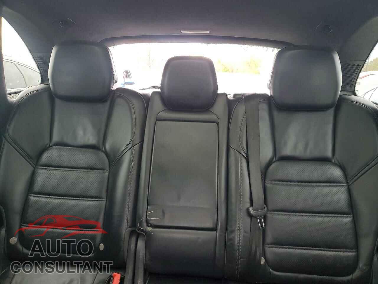 PORSCHE CAYENNE 2012 - WP1AC2A25CLA84695