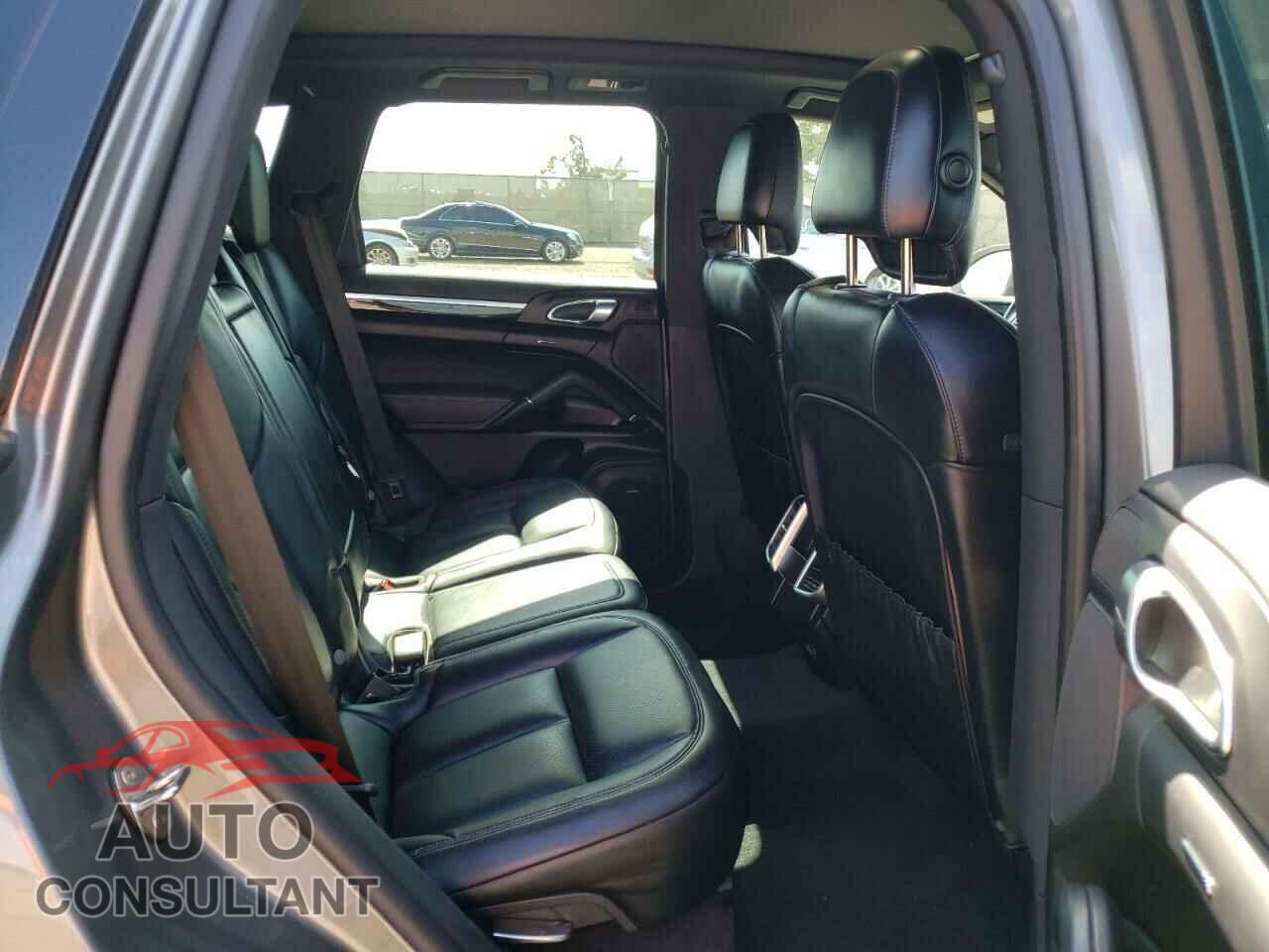 PORSCHE CAYENNE 2017 - WP1AB2A22HLA52457