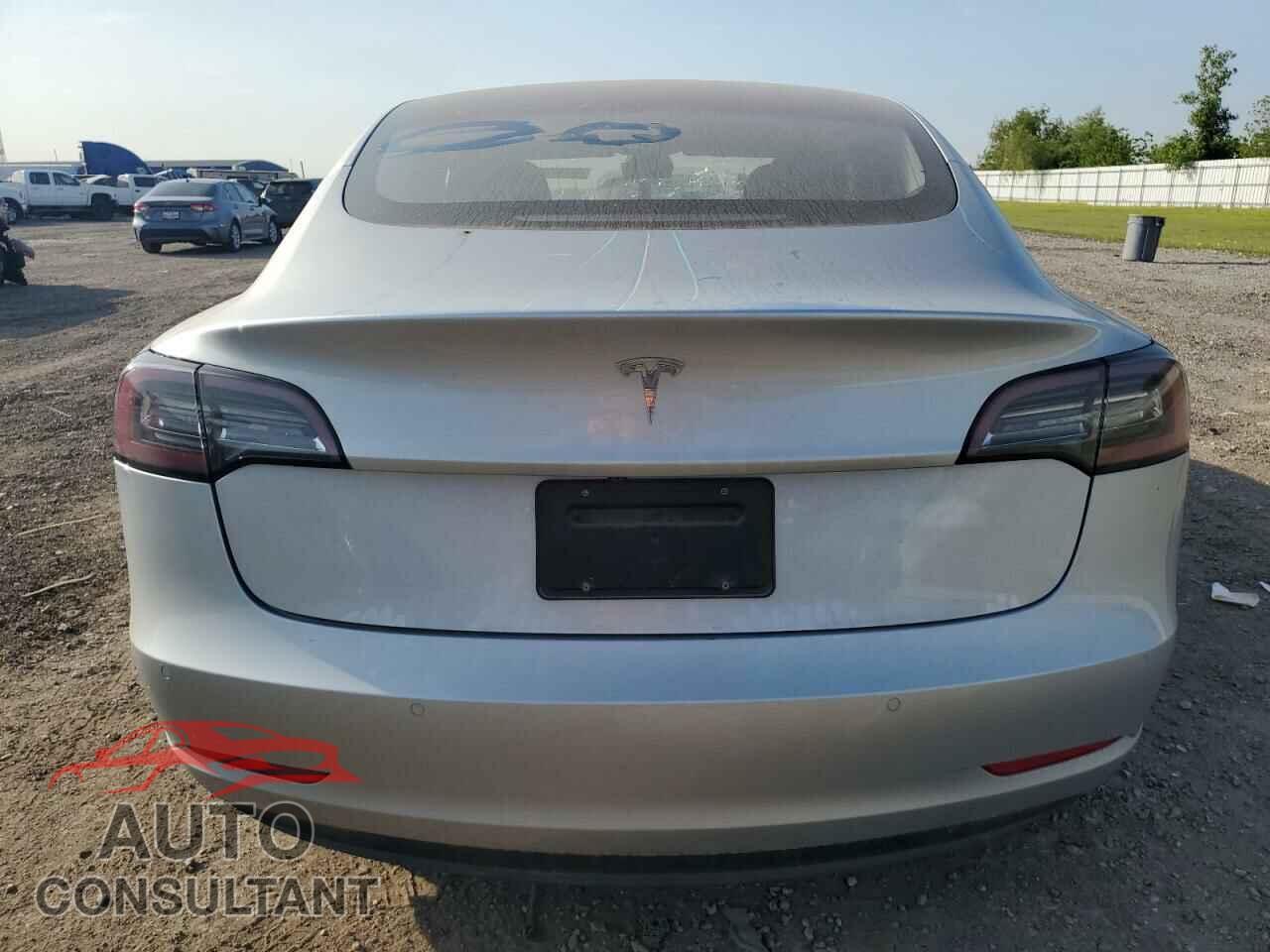 TESLA MODEL 3 2018 - 5YJ3E1EA3JF037536