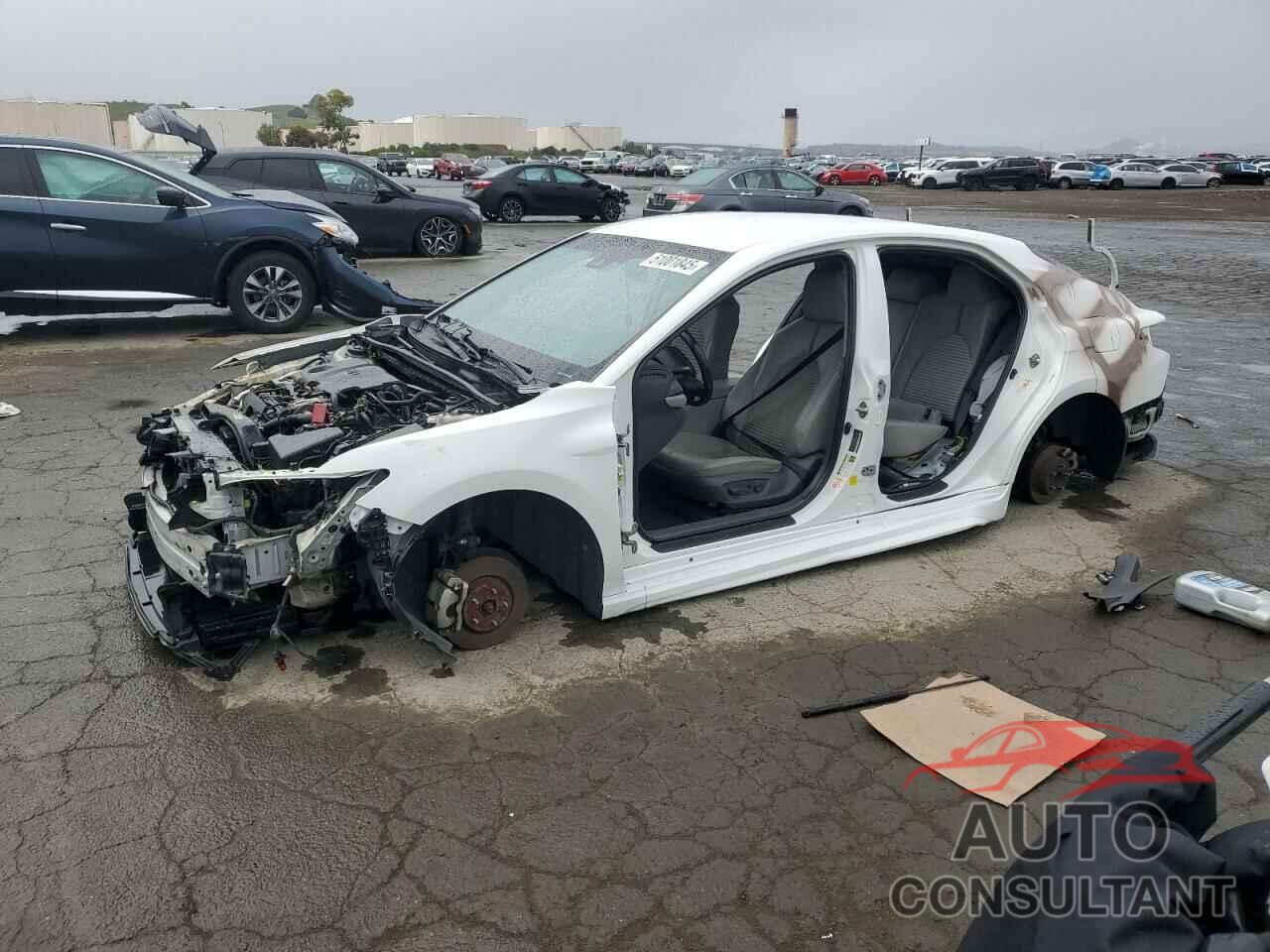 TOYOTA CAMRY 2018 - 4T1B11HK5JU656315