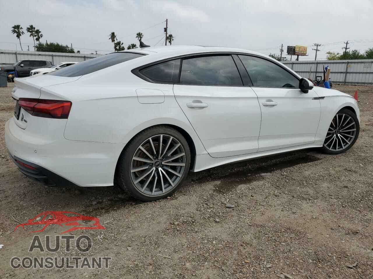 AUDI A5 2022 - WAUCBCF58NA027585
